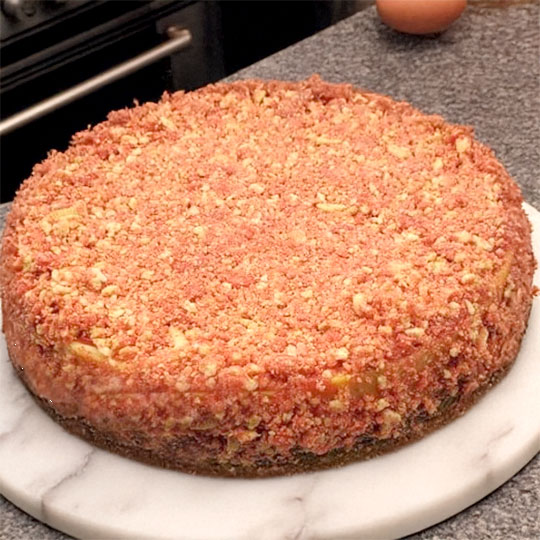 strawberry crunch cheesecake